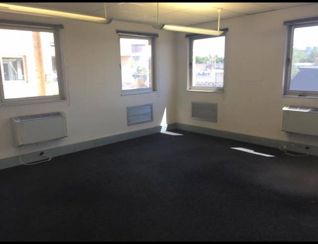 BUSINESS PROPERTY TO RENT IN KOSMOSDAL